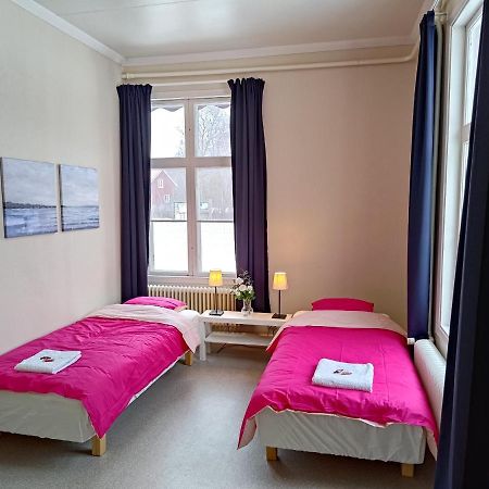 Munkfors Perrongen Guesthouse מראה חיצוני תמונה