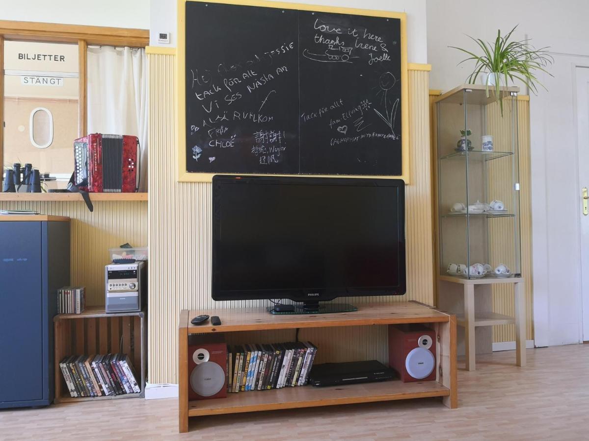 Munkfors Perrongen Guesthouse מראה חיצוני תמונה