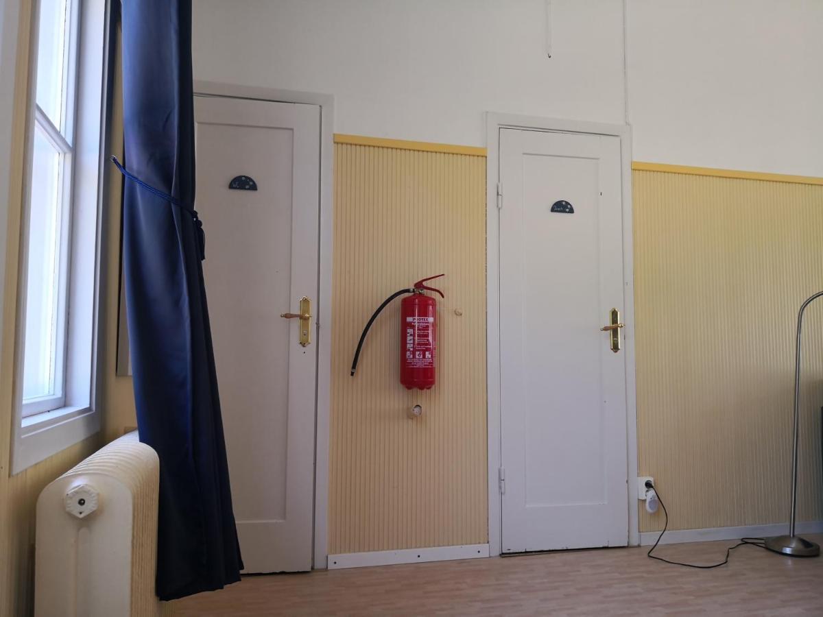 Munkfors Perrongen Guesthouse מראה חיצוני תמונה
