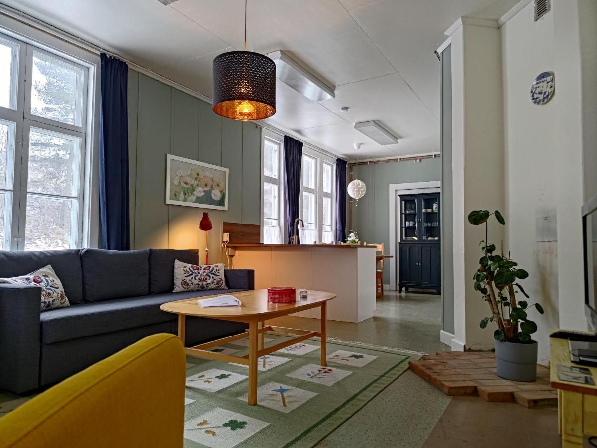 Munkfors Perrongen Guesthouse מראה חיצוני תמונה