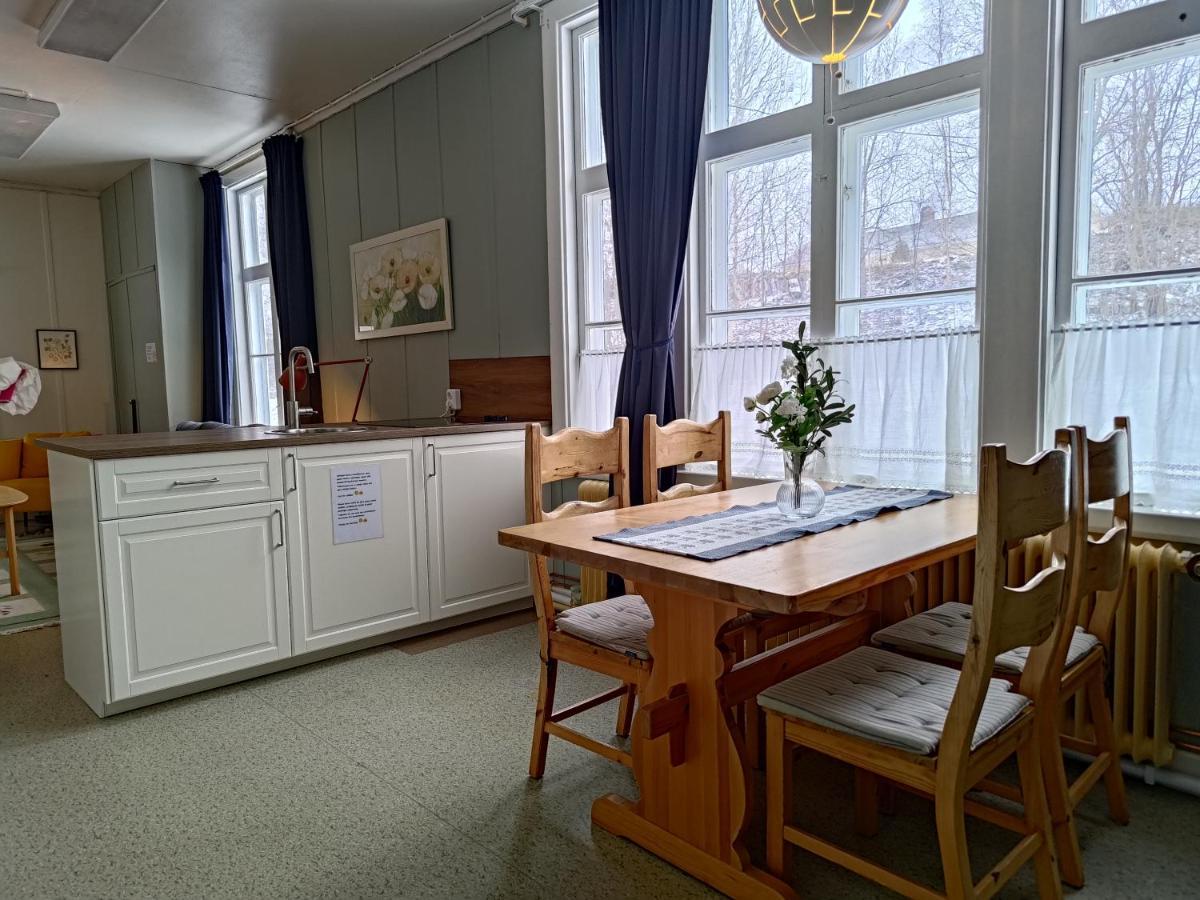 Munkfors Perrongen Guesthouse מראה חיצוני תמונה