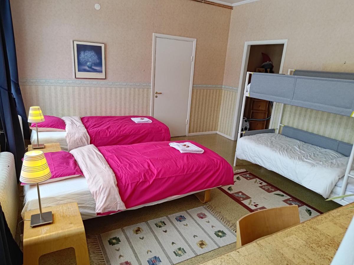 Munkfors Perrongen Guesthouse מראה חיצוני תמונה